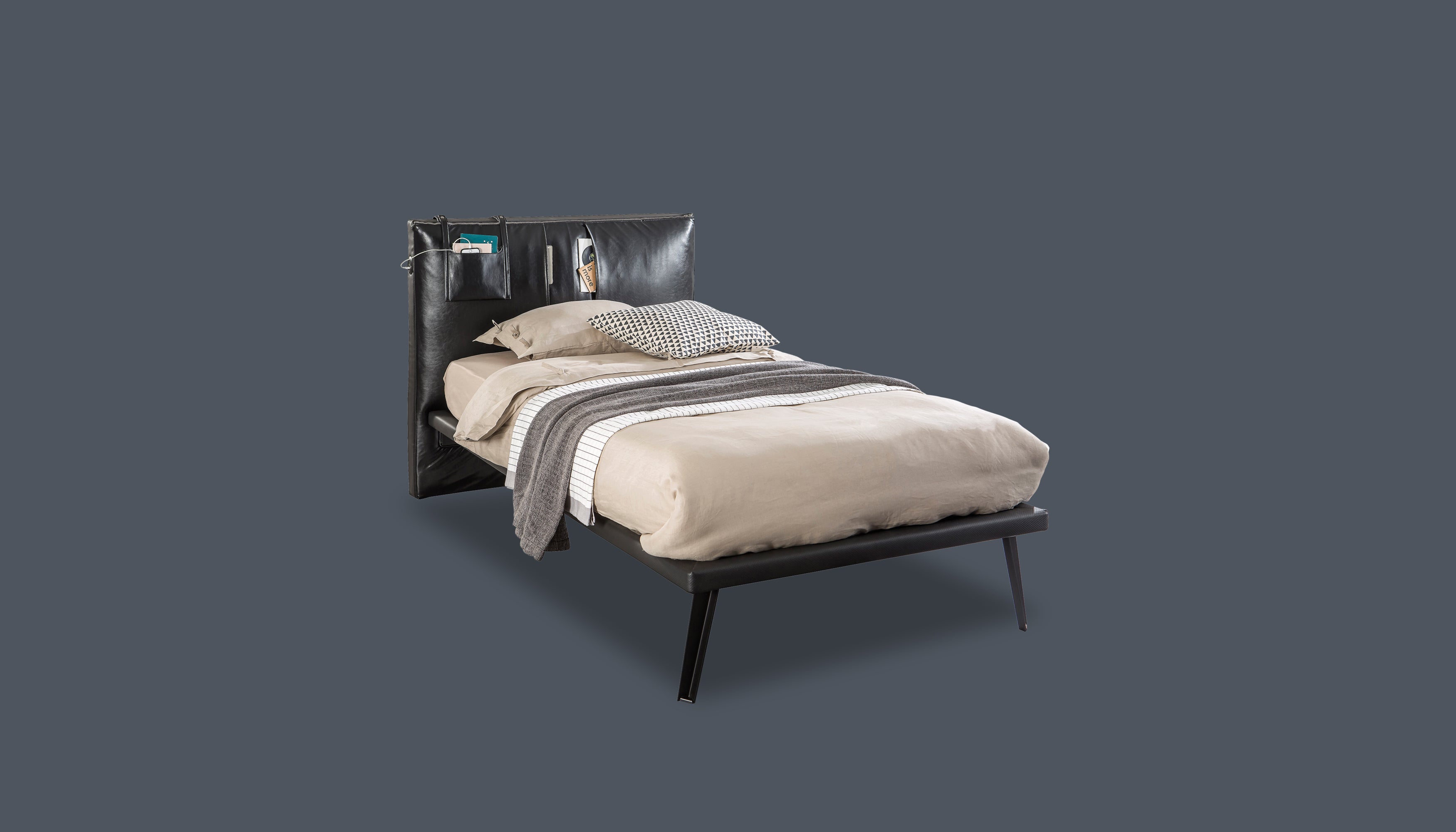 Bedchill : une impressionnante table de lit multifonction  Table de lit,  Plateau lit, Conceptions de carrelage salle de bains