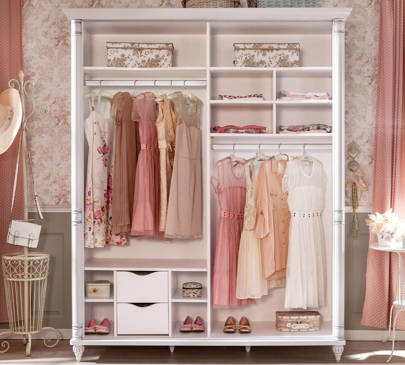 Romantic Sliding Wardrobe