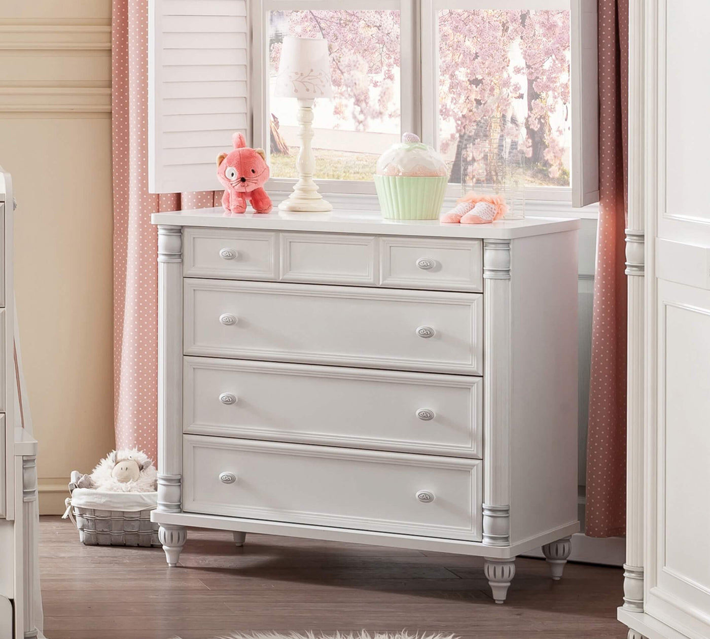 Romantic Dresser