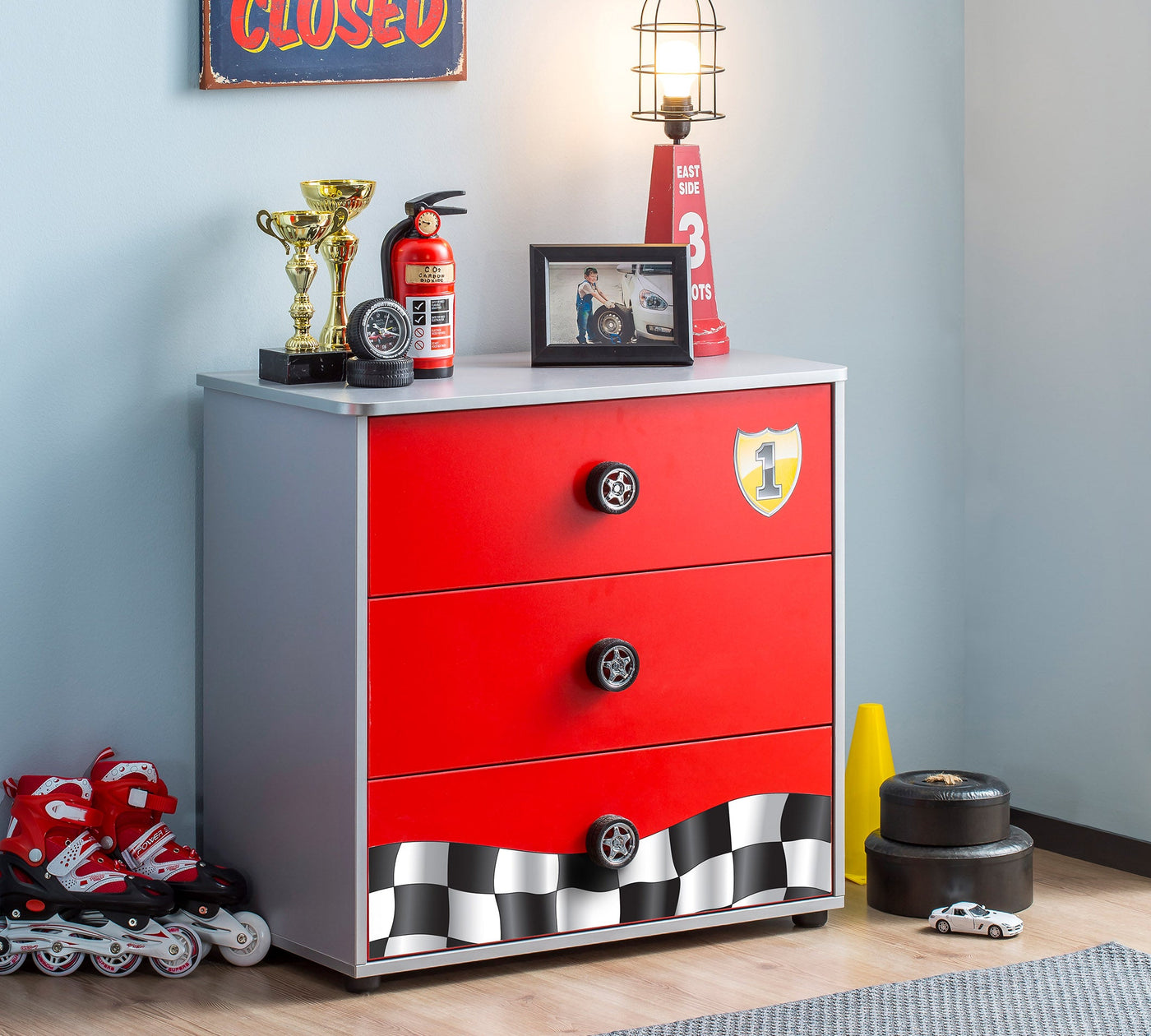 Race Cup Dresser