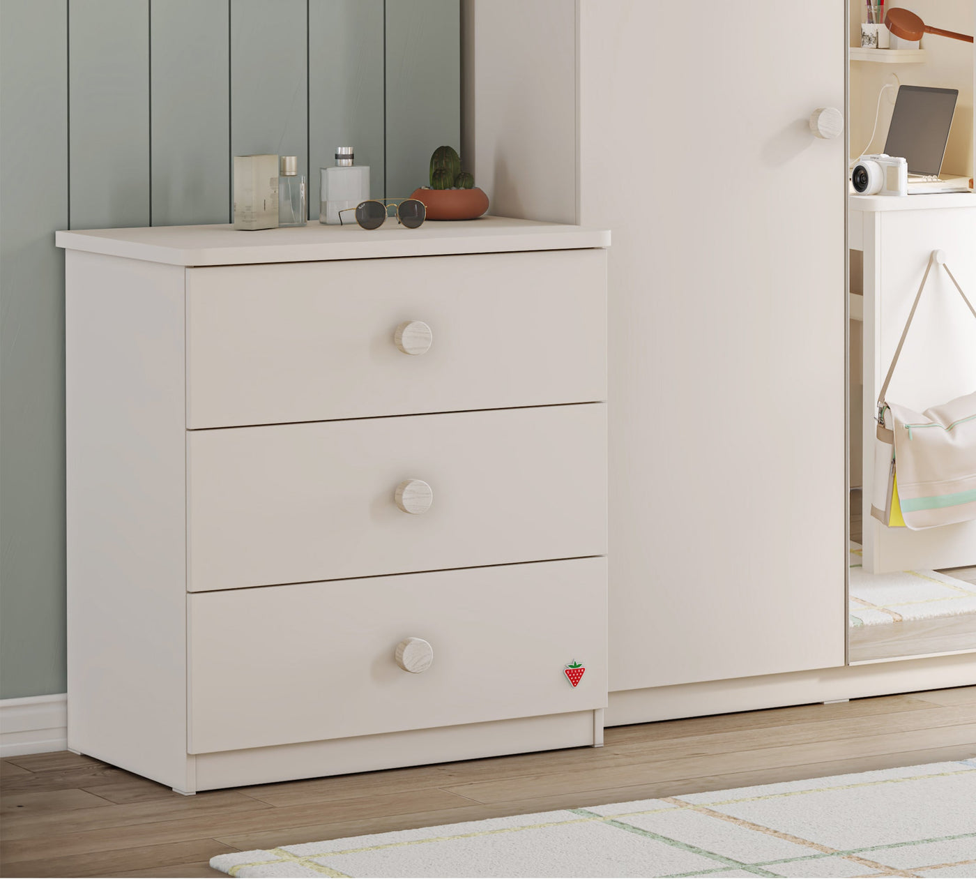 Varia Line Mirrored Dresser